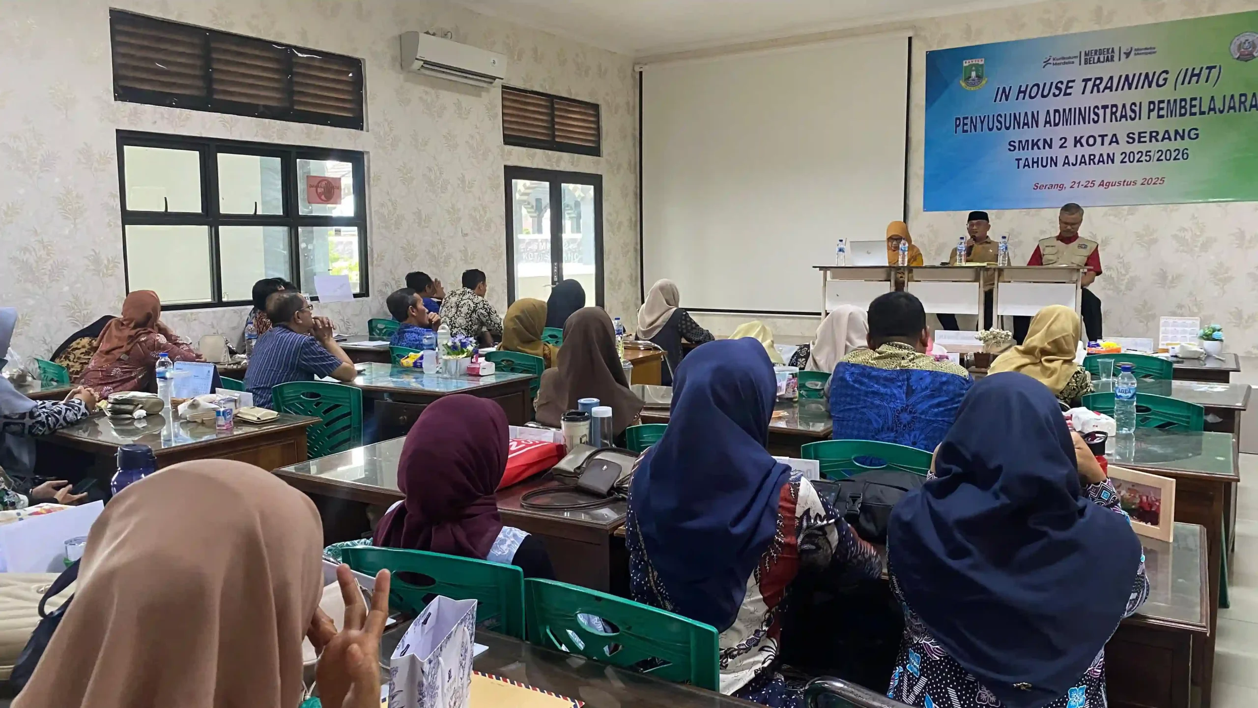 110 Guru SMKN 2 Kota Serang Ikuti IHT Kurikulum Merdeka