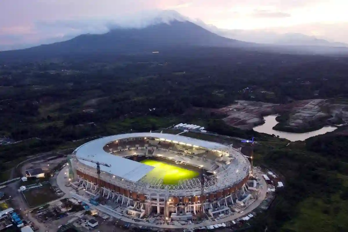 Mau sewa stadion megah di Banten? BIS bisa jadi pilihan lo. Fasilitas lengkap, harga bersahabat. Cek prosedur dan tarif resmi!