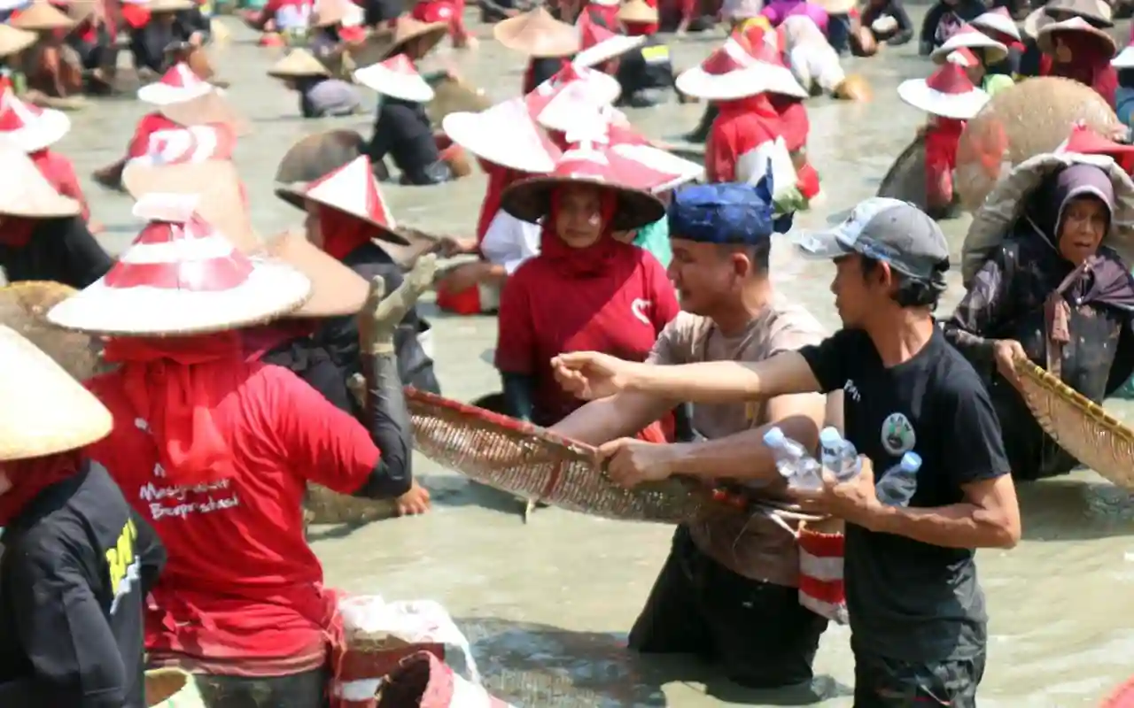 DPRD Banten Gelar Lomba Nyair dan Gogo di Lebak Meriahkan HUT RI ke-80