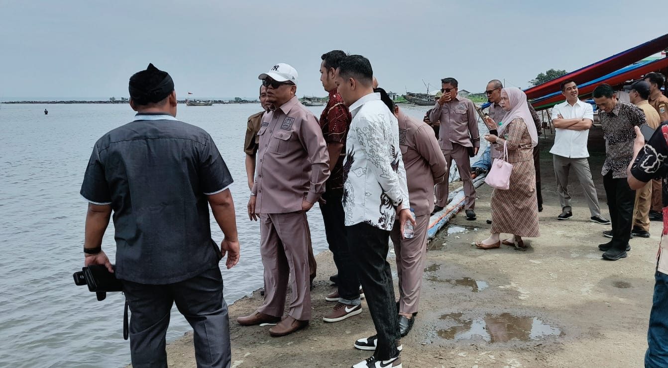 DPRD Banten Tinjau Pelabuhan Perikanan Labuan yang Mengalami Pendangkalan - Gambar Artikel